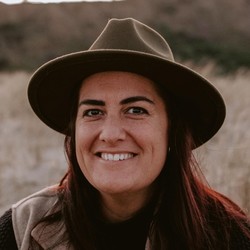 Written by Qiane Matata-Sipu (Te Waiohua, Waikato, NgÄpuhi, NgÄti Pikiao, Cook Islands) 